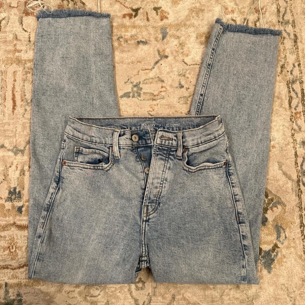 Old Navy Light Blue Cropped Jeans